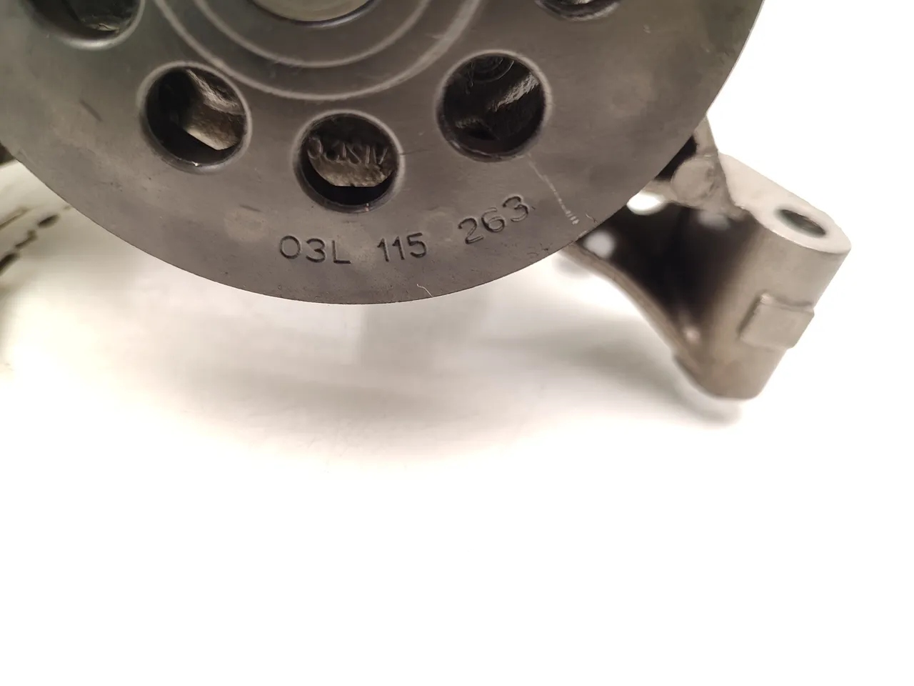 Bomba de óleo Skoda OEM 03L115105B para Fabia Mk2 image 6