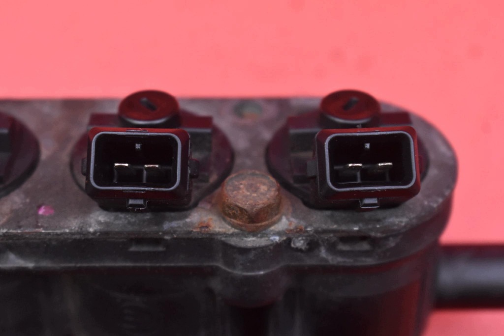 Carril de inyección GLP OEM 67R-010233 - Usado image 9