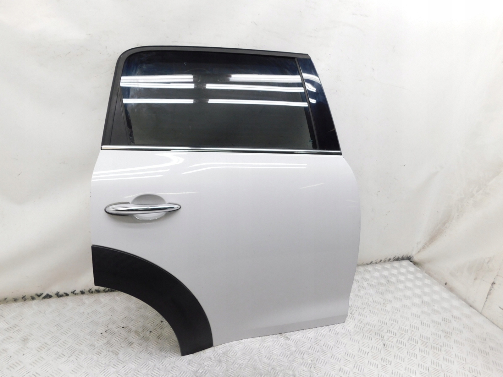 Oikea takaovi kompletti - MINI COUNTRYMAN R60 10-16 B15