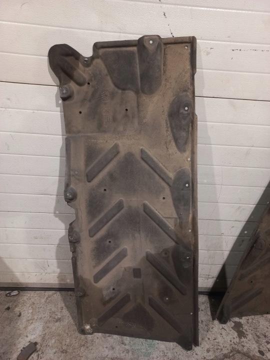 Mercedes-Benz OE A2466840200 Unterbodenschutz