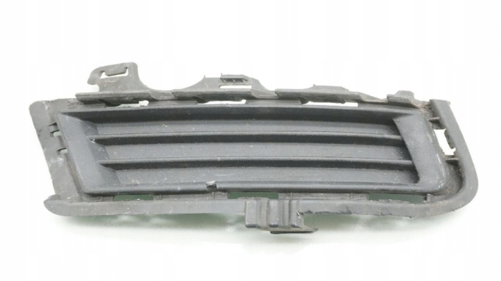 Etupuskurin säleikkö oikea VW Golf VII 7 5G0853212D