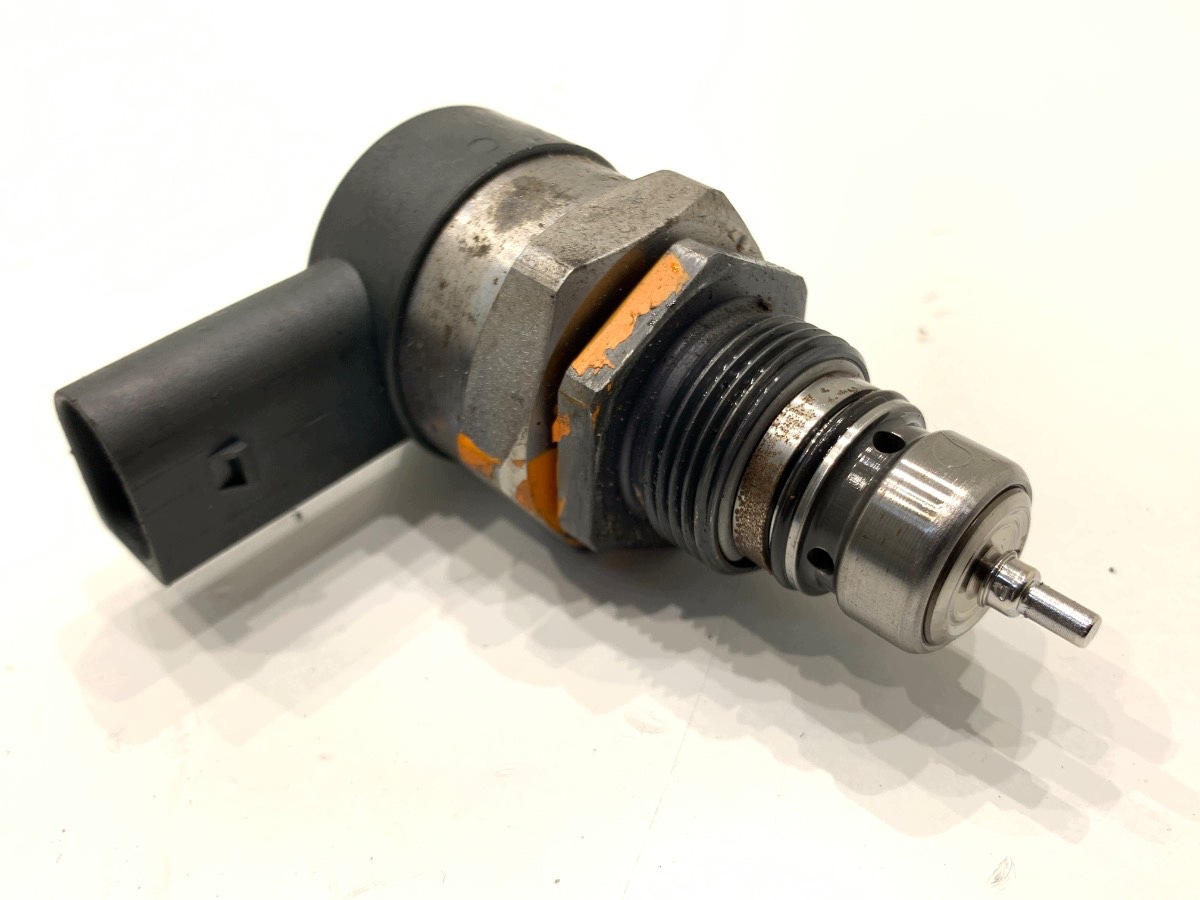 Kraftstoffdruckregler OEM 057130764AB VW CC B7