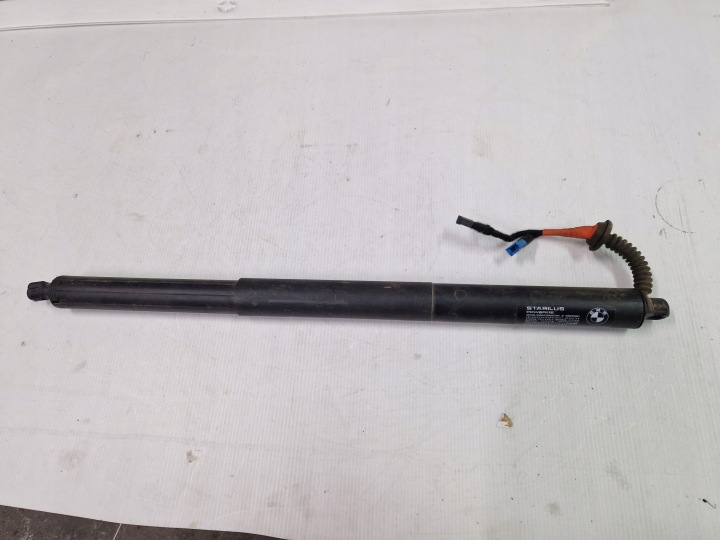 BMW X1 F48 7481807 vasen takaluukun avaaja