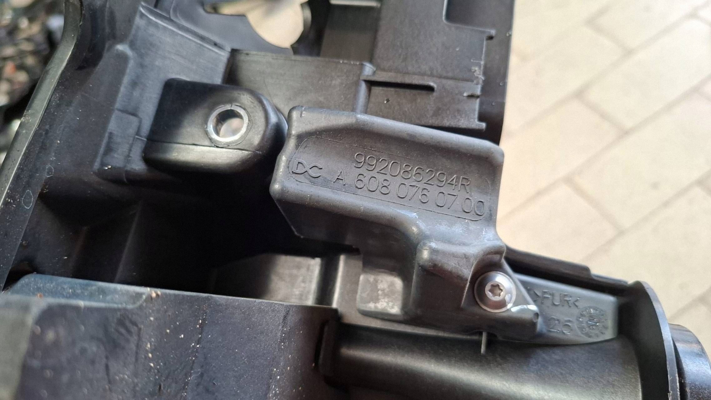 Oljefyllningshals OEM 992086294R för Renault Captur II image 3