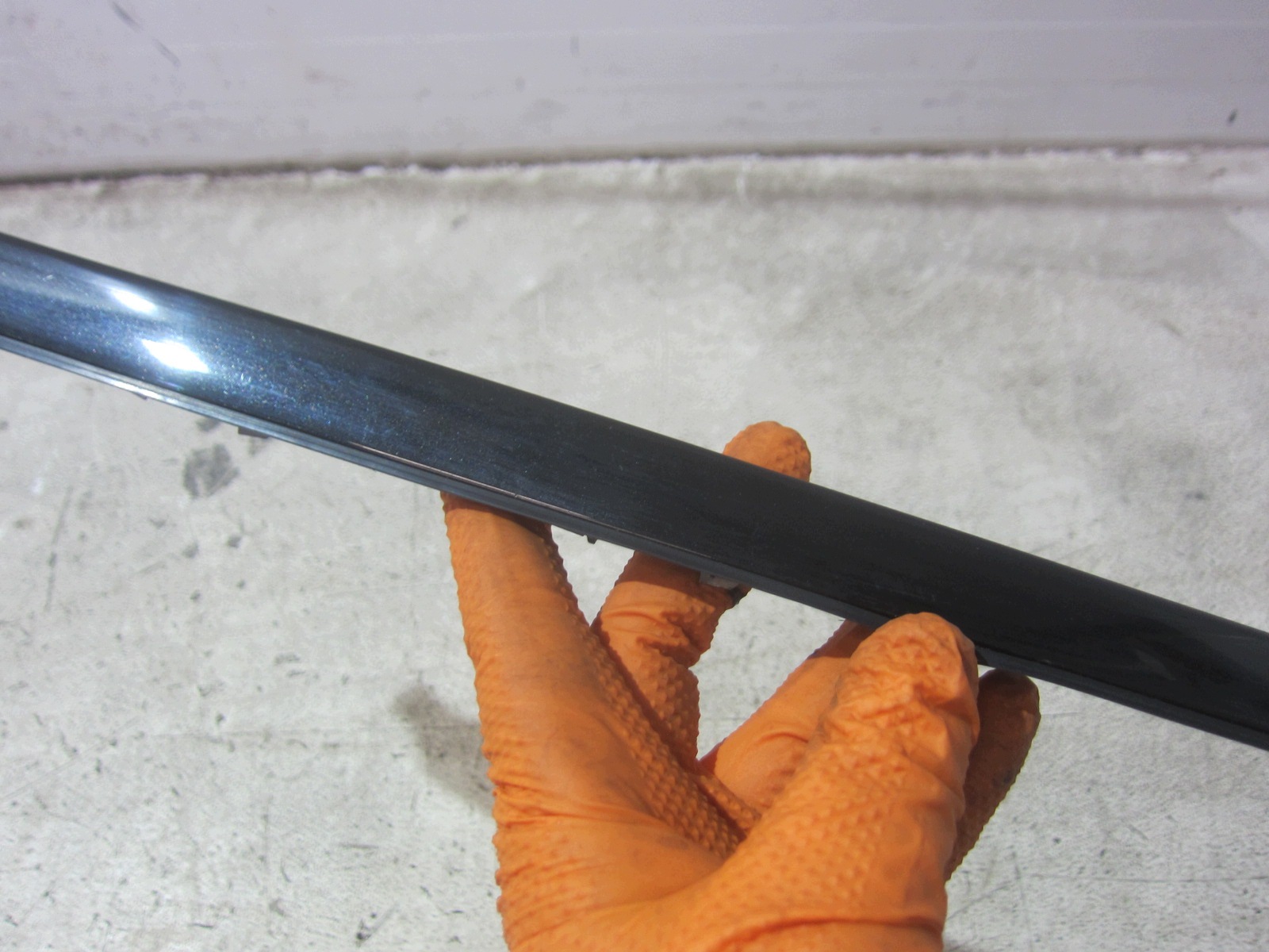 BMW X3 F25 Front Window Scraper Left OEM 7286179 image 3
