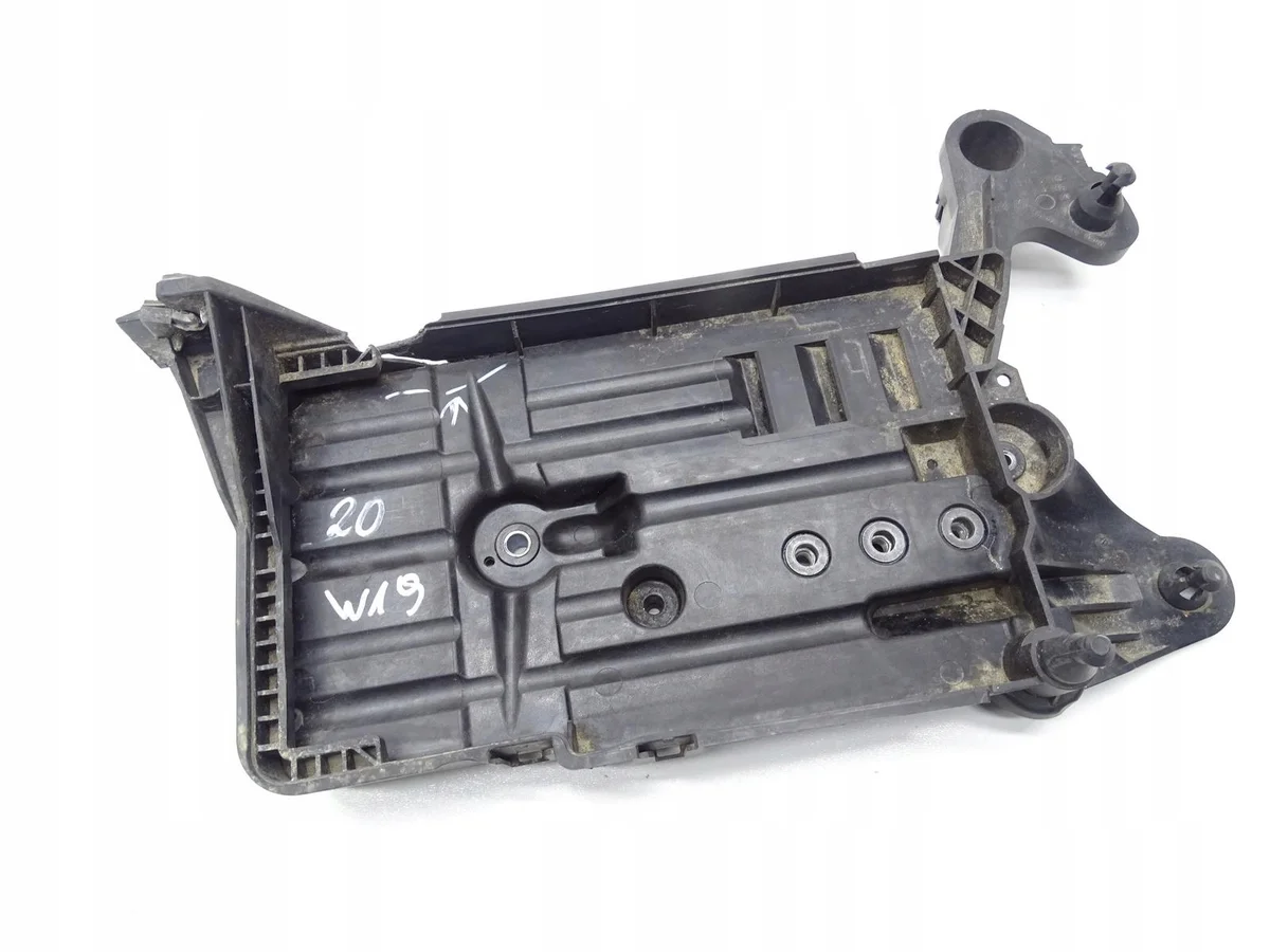Accubak Audi Q2 81A 5Q0915321J Gebruikt