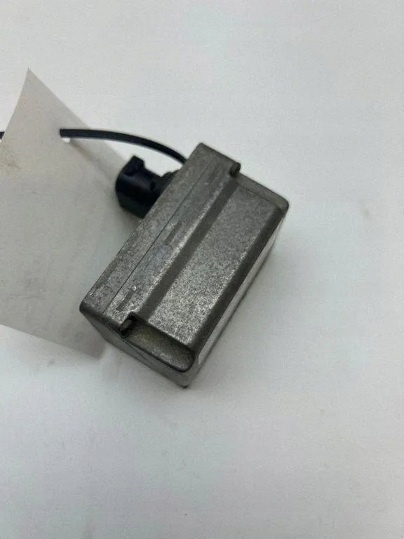 Sensor velocidade Mercedes-Benz C W203 OEM 2095420018 image 5