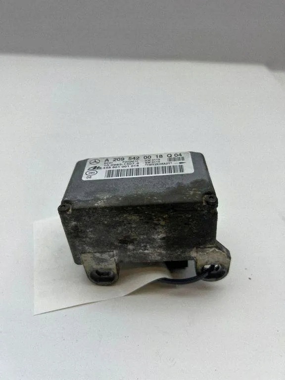 Sensor velocidade Mercedes-Benz C W203 OEM 2095420018 image 6