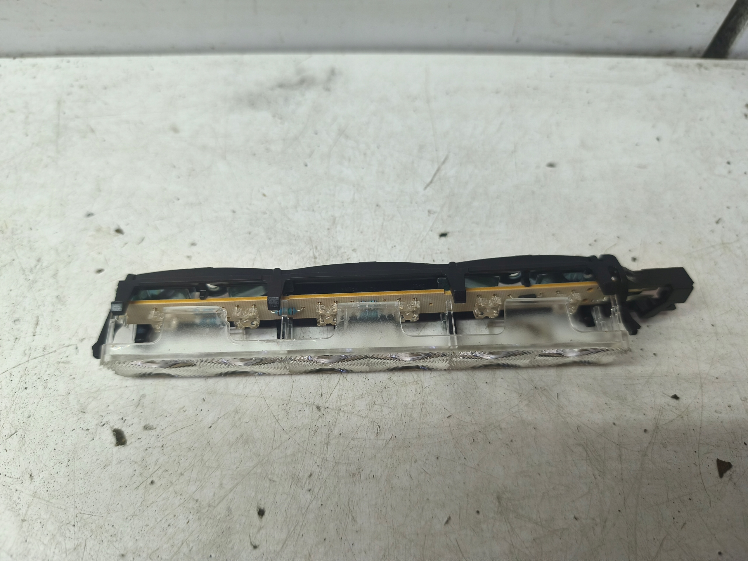 Luz de Stop LED Insert Caddy 2K Lift 10-15 image 3
