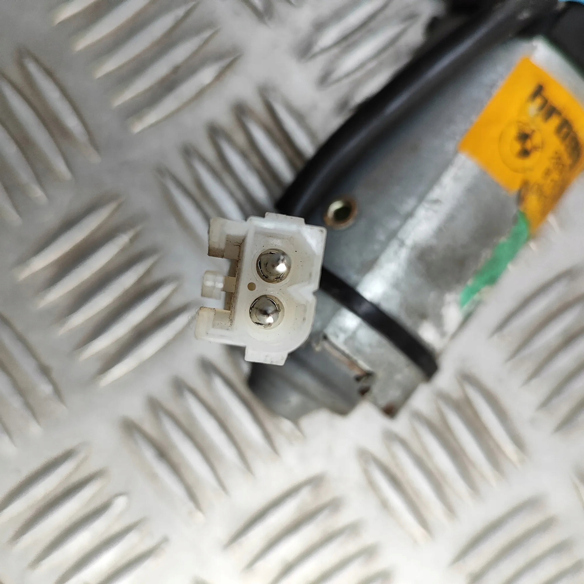 BMW 7 E38 Sitzmotor OEM 8166672 - Rechte Seite image 6