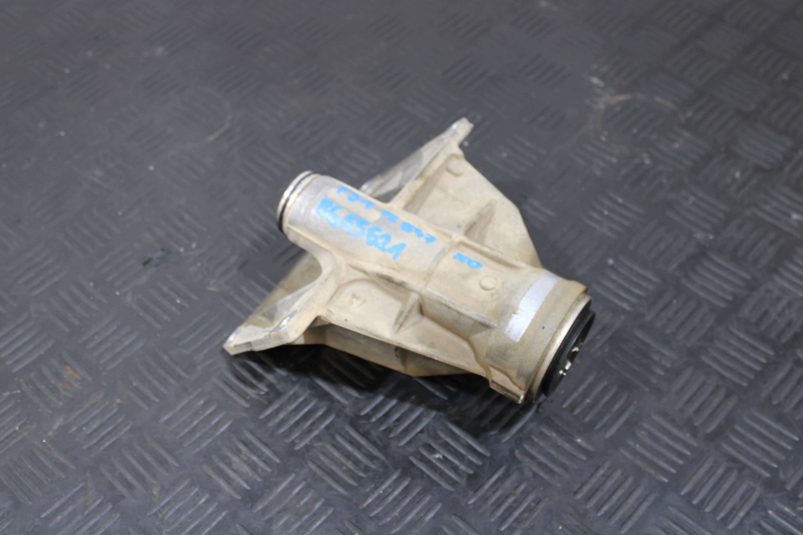 Support d'arbre de transmission BMW OE 8655621 image 2