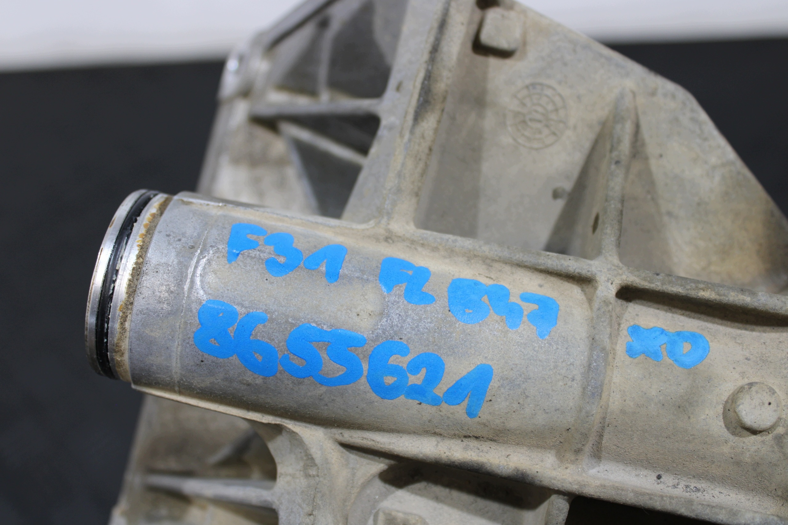 BMW OE 8655621 Drive Shaft Support Used