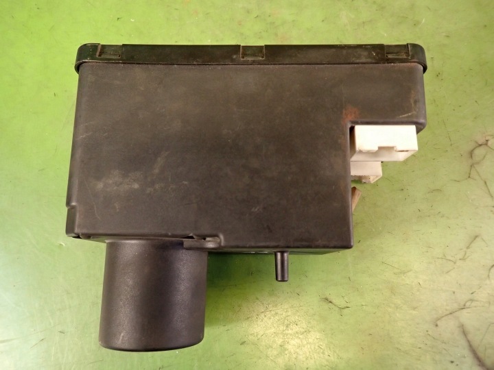 Keskuslukon pumppu AUDI 80 B4 FARMARI 4A0862257J 8TZ006522-06
