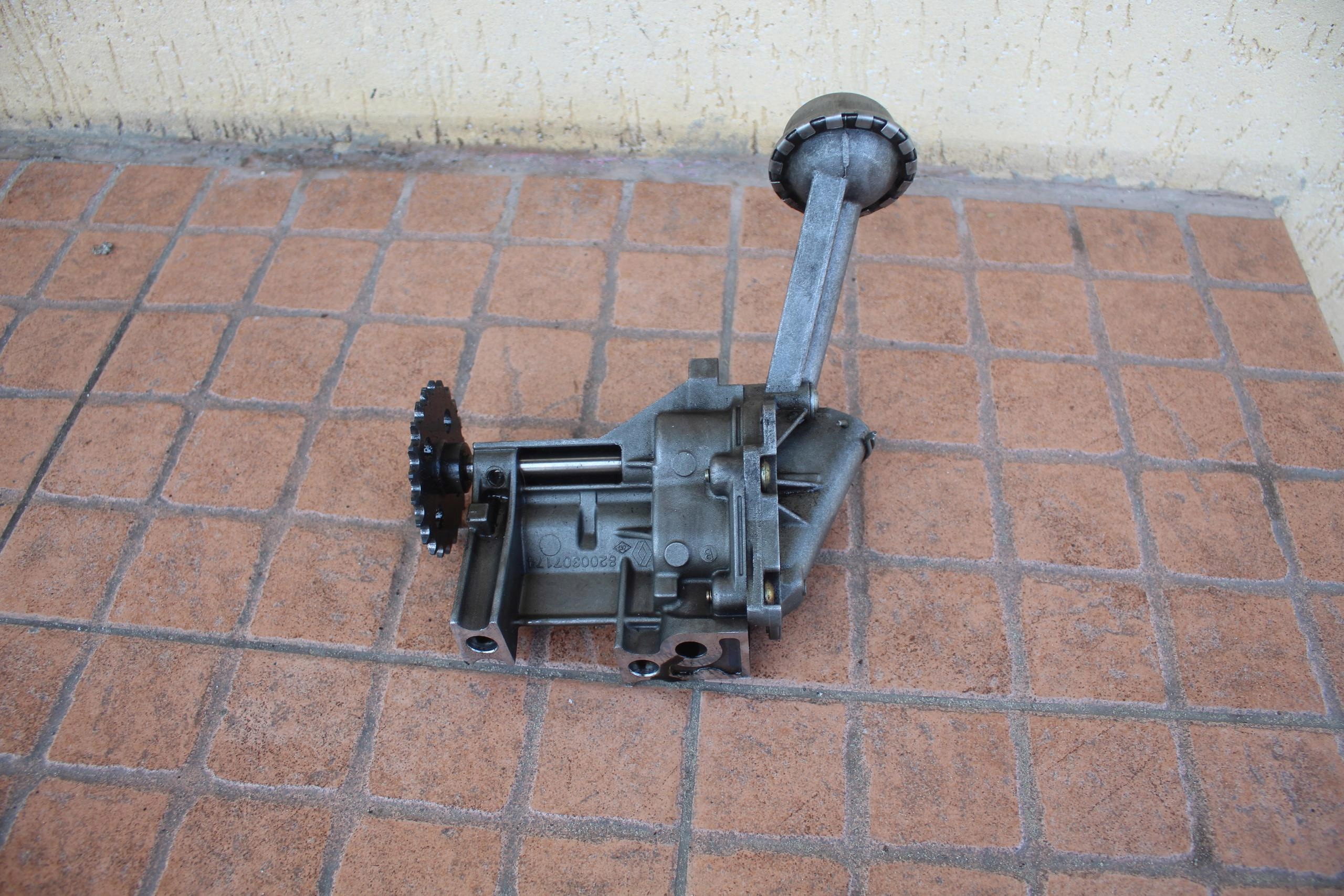 Bomba de aceite OEM 8200307174 para Renault Laguna III image 2