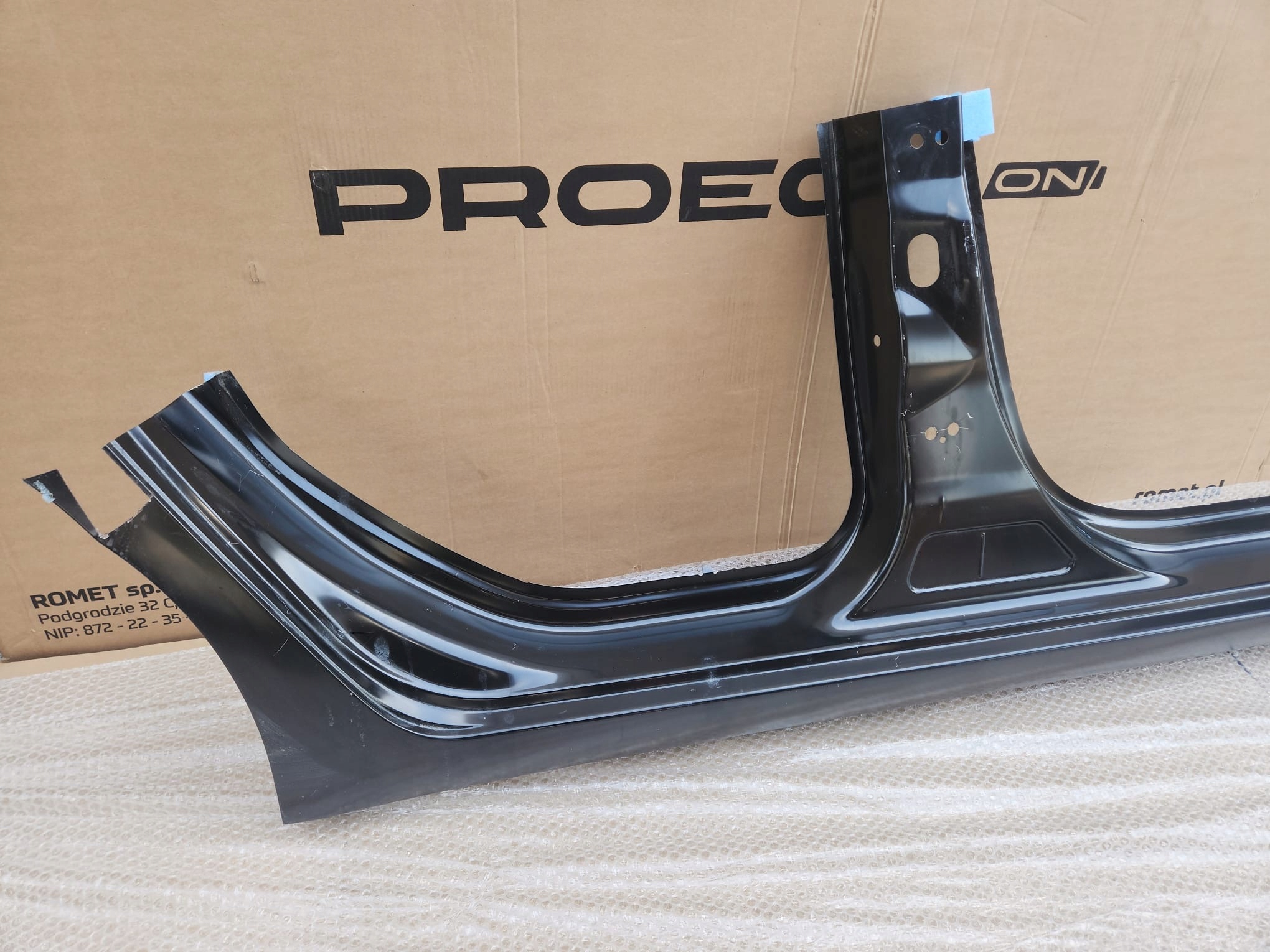 PEUGEOT 308 II T9 HB 5D Right B-Pillar 13+