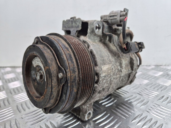 Compressor de ar-condicionado Mercedes-Benz OE A0008307400