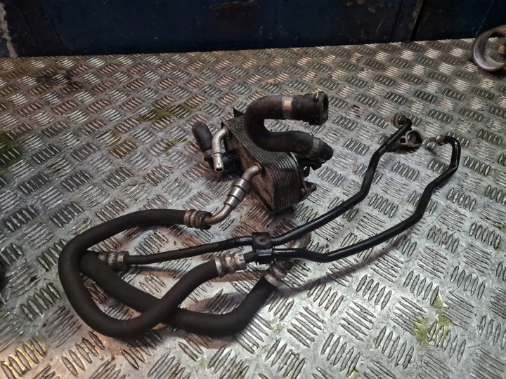 BMW E81 E87 E90 E91 ÖLJYNJÄÄHDYTTIMEN PUTKET VAIHTEISTO ZF 6HP21