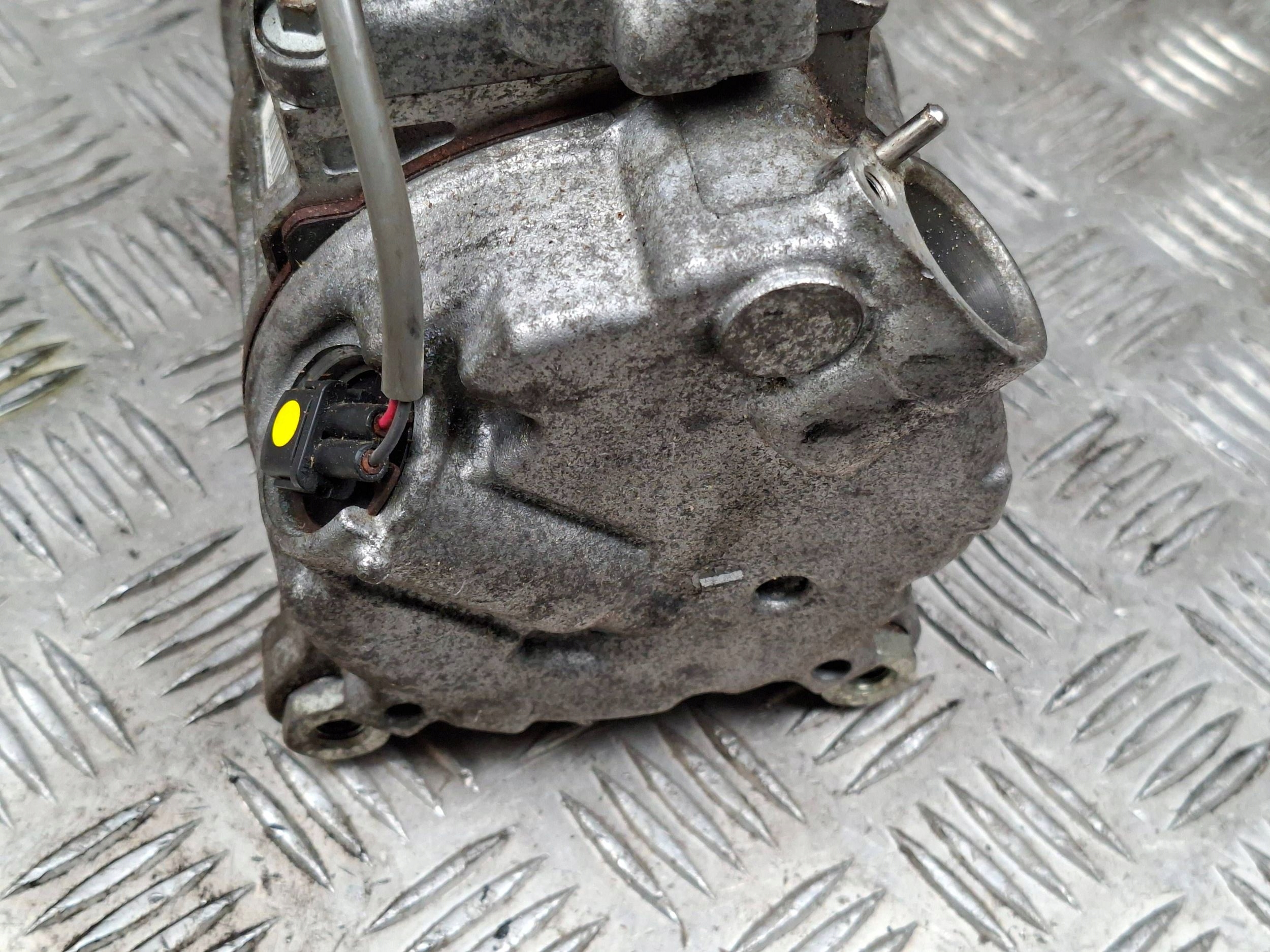 AC Compressor BMW 3 F30 F35 F31 9330825 image 3
