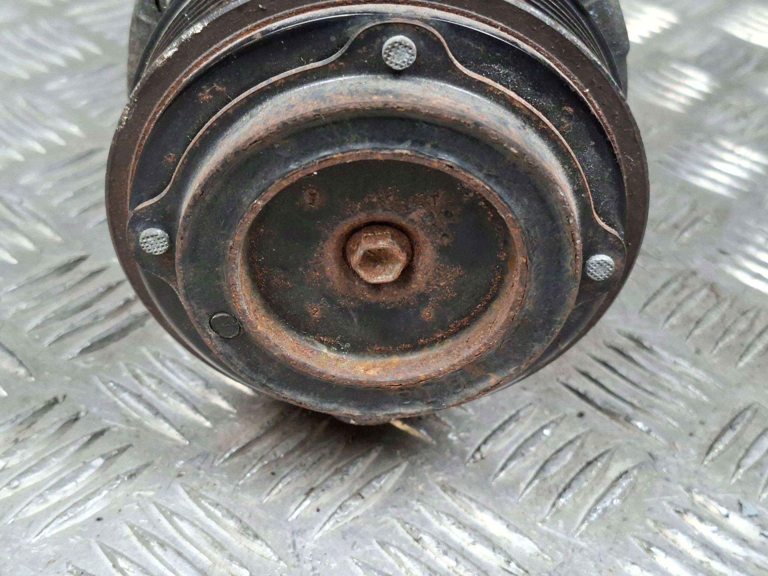 AC Compressor BMW 3 F30 F35 F31 9330825 image 8