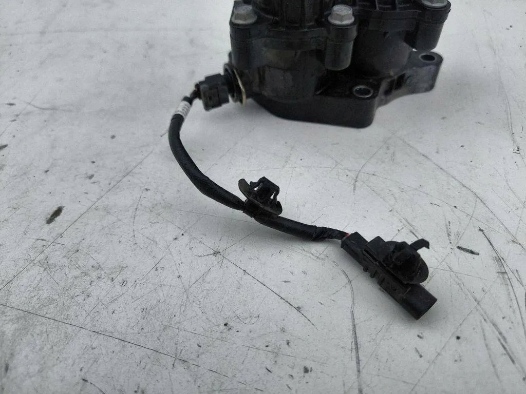Hyundai Kona II Lämmitysventtiili OEM 2324326057 image 4