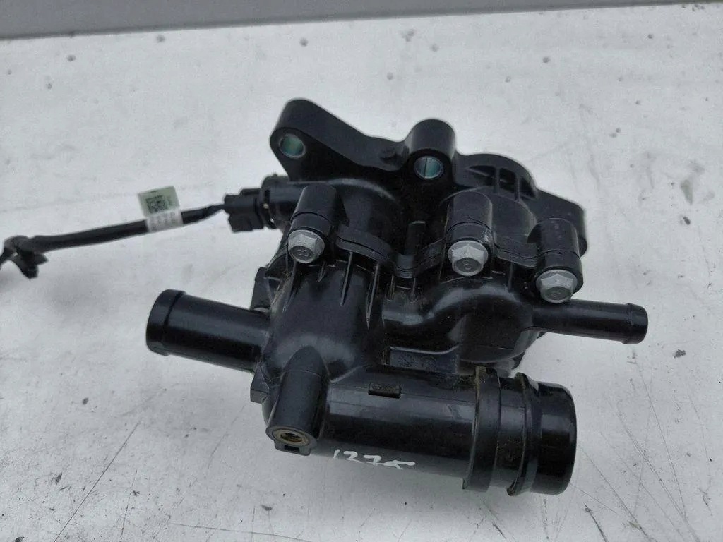 Hyundai Kona II Lämmitysventtiili OEM 2324326057 image 7