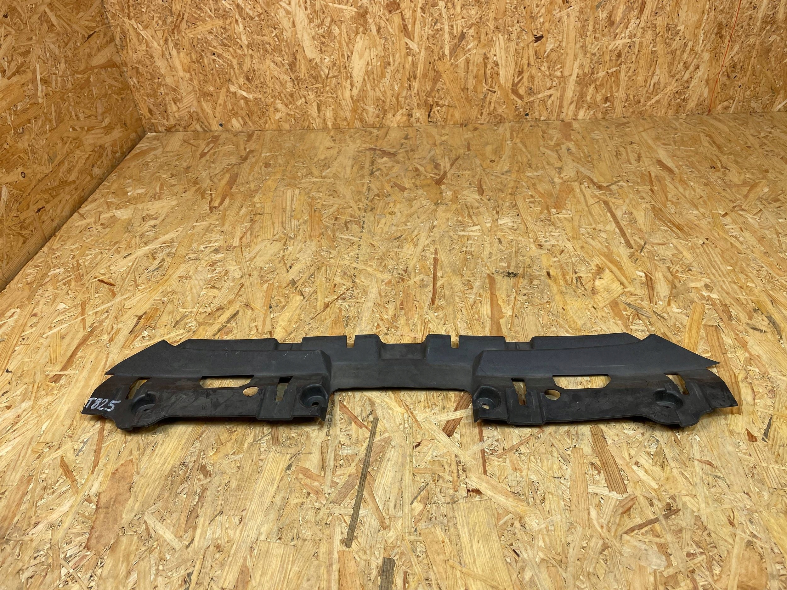 Audi e-tron Skydd frontpanel 4KE807082 image 2