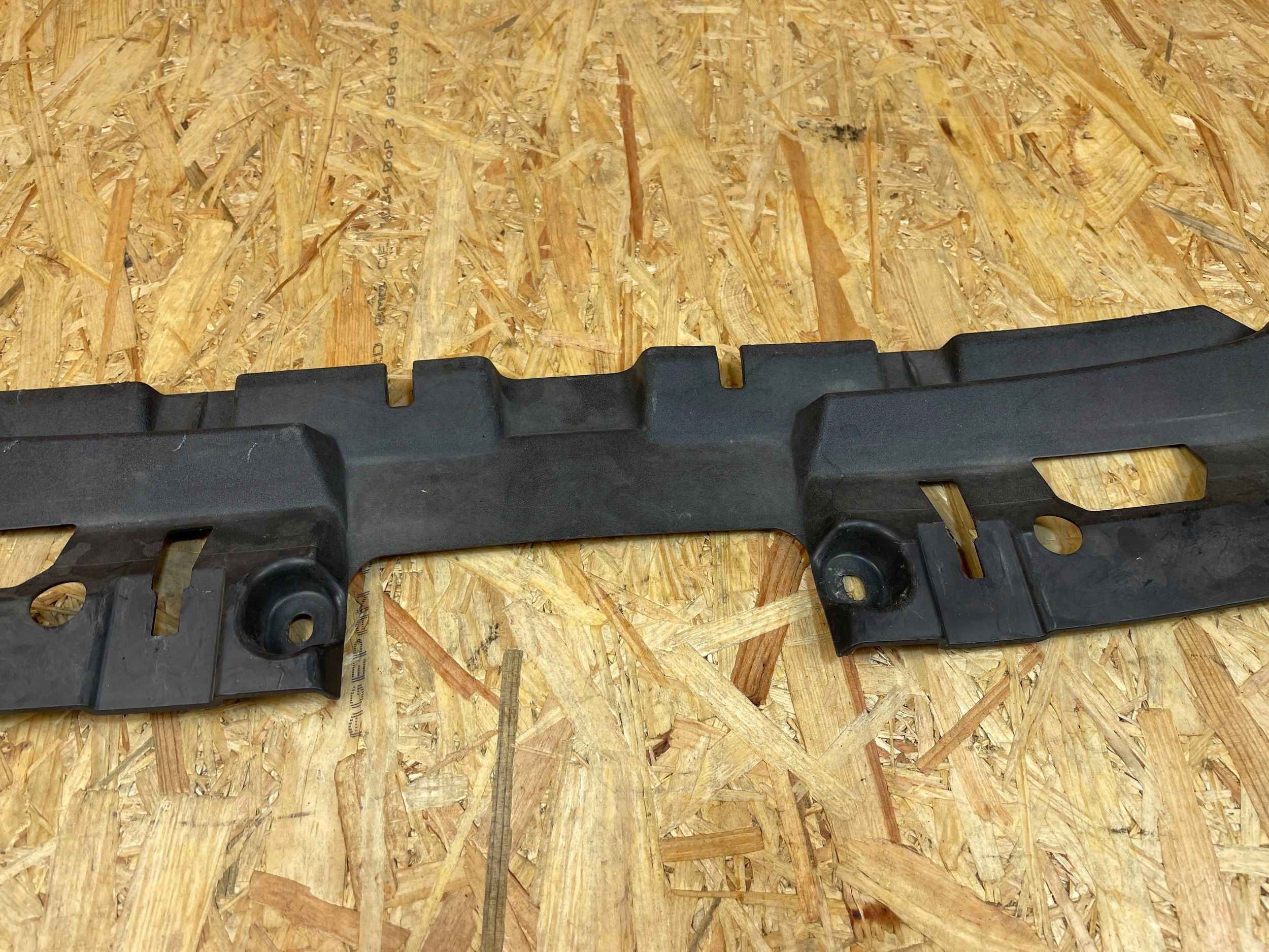 Audi e-tron Skydd frontpanel 4KE807082 image 4