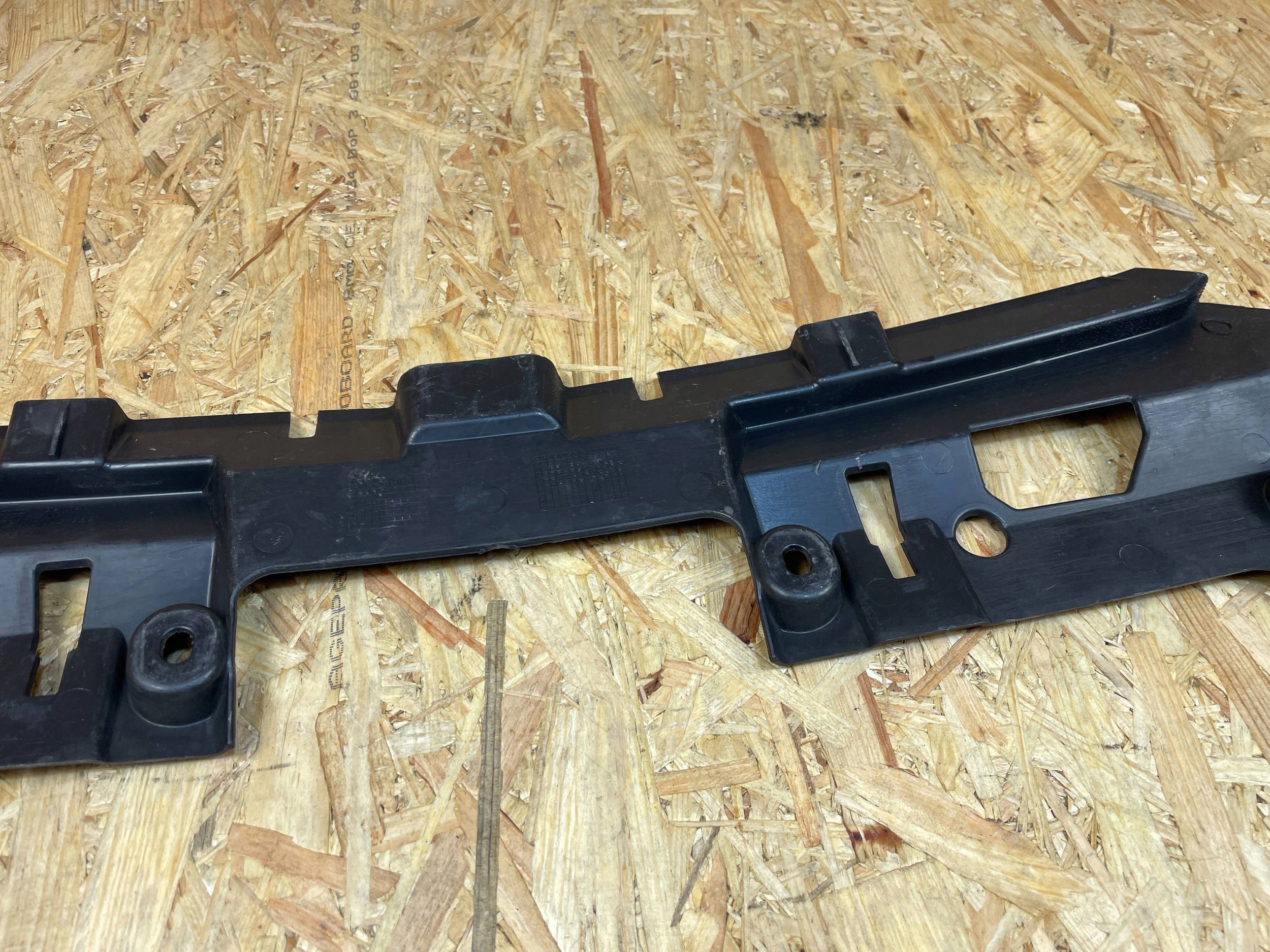 Audi e-tron Skydd frontpanel 4KE807082 image 9