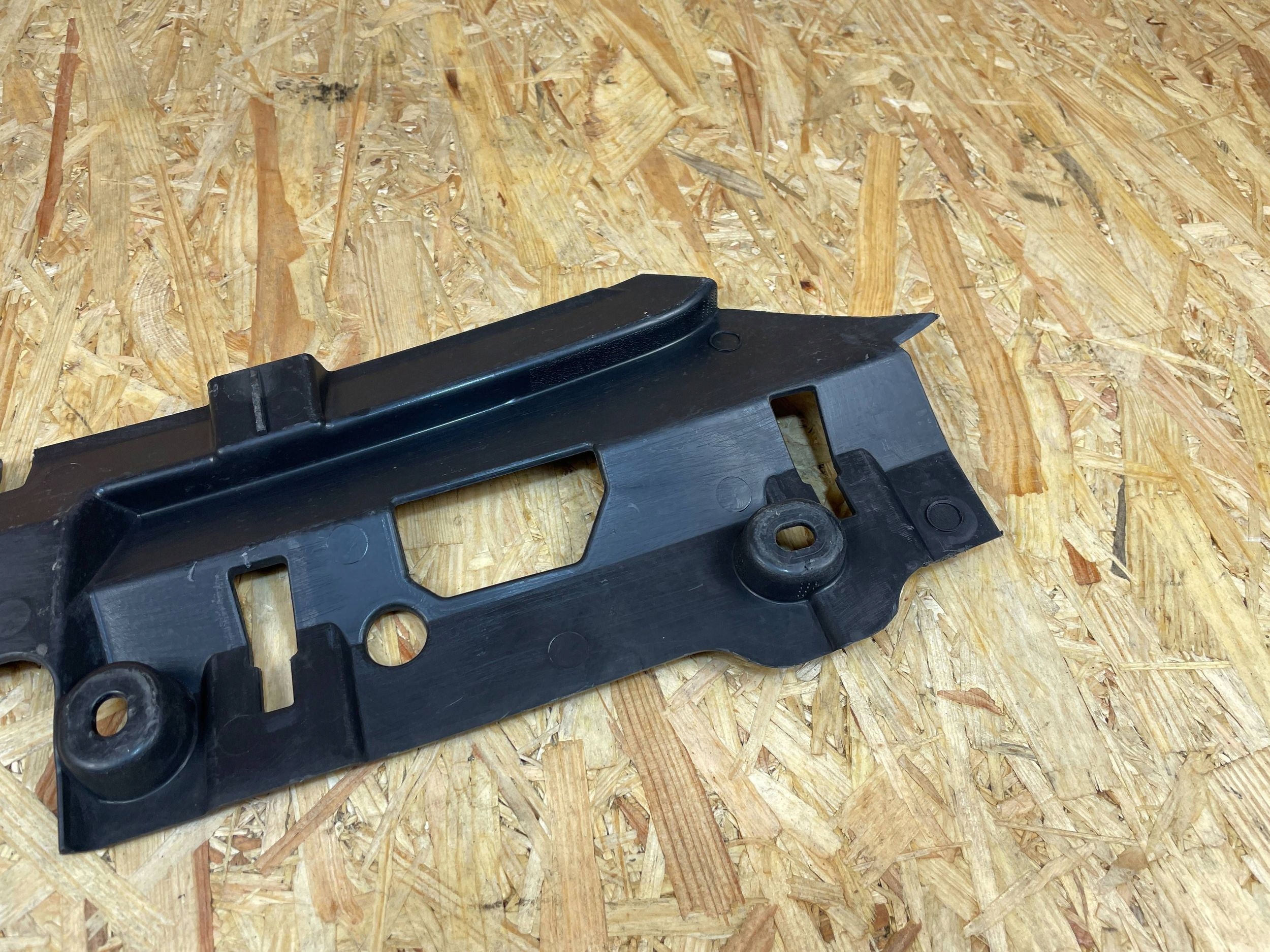 Audi e-tron Skydd frontpanel 4KE807082 image 10