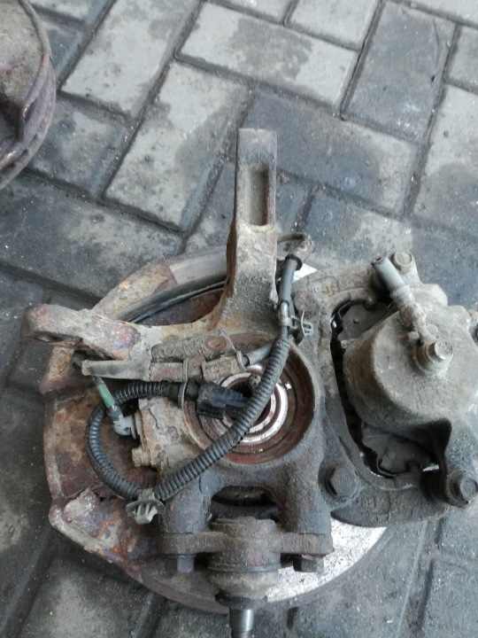 HYUNDAI TUCSON I SPORTAGE II 2004-2010 Steering Knuckle Hub Right Front
