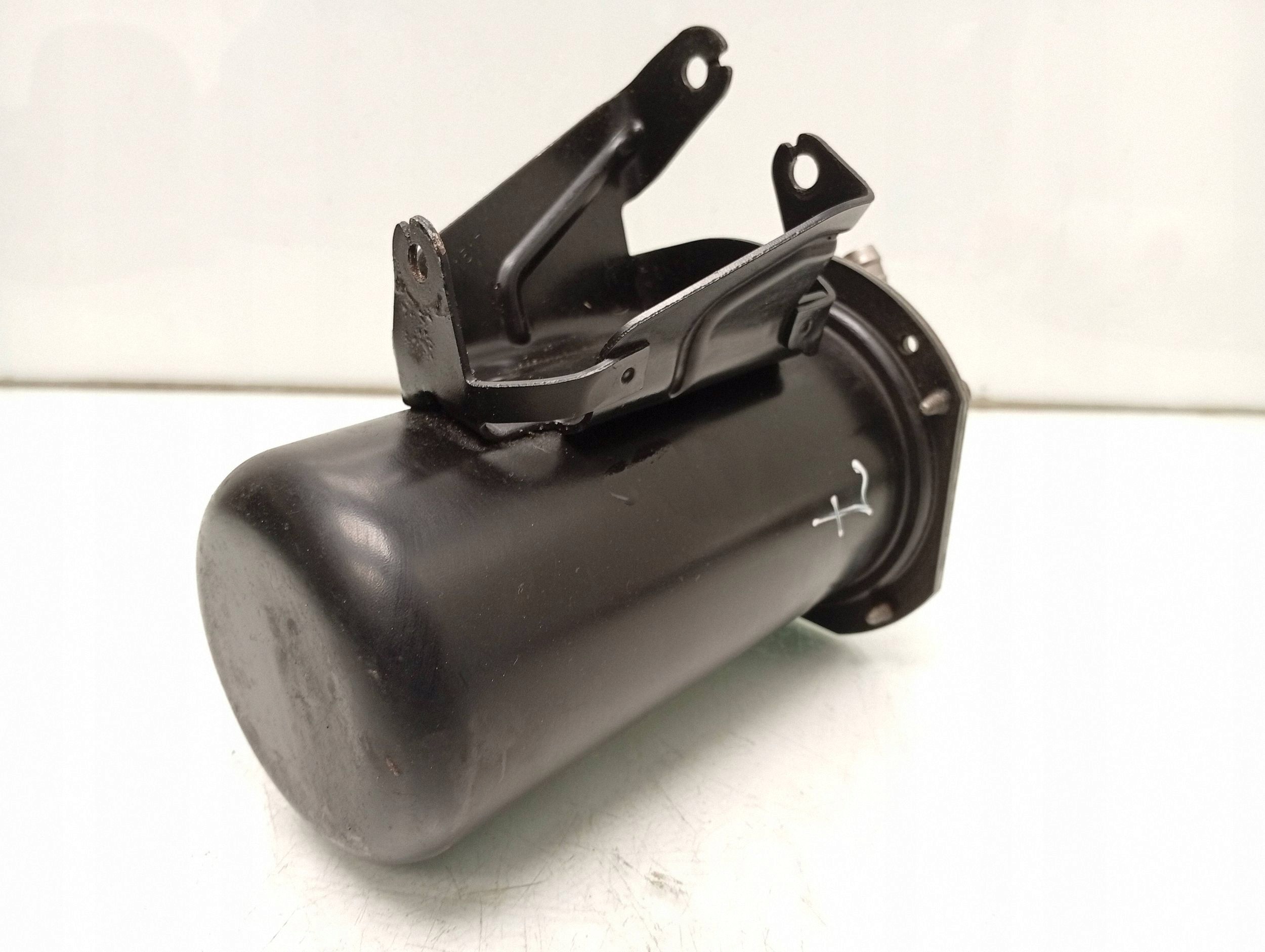 Polttoainesuodattimen kotelo OEM 5Q0127399CD VW Passat B8:lle