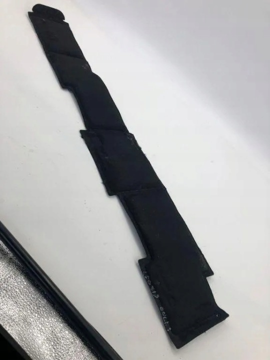 Volkswagenin akun lämpösuoja OE 5WA915418B