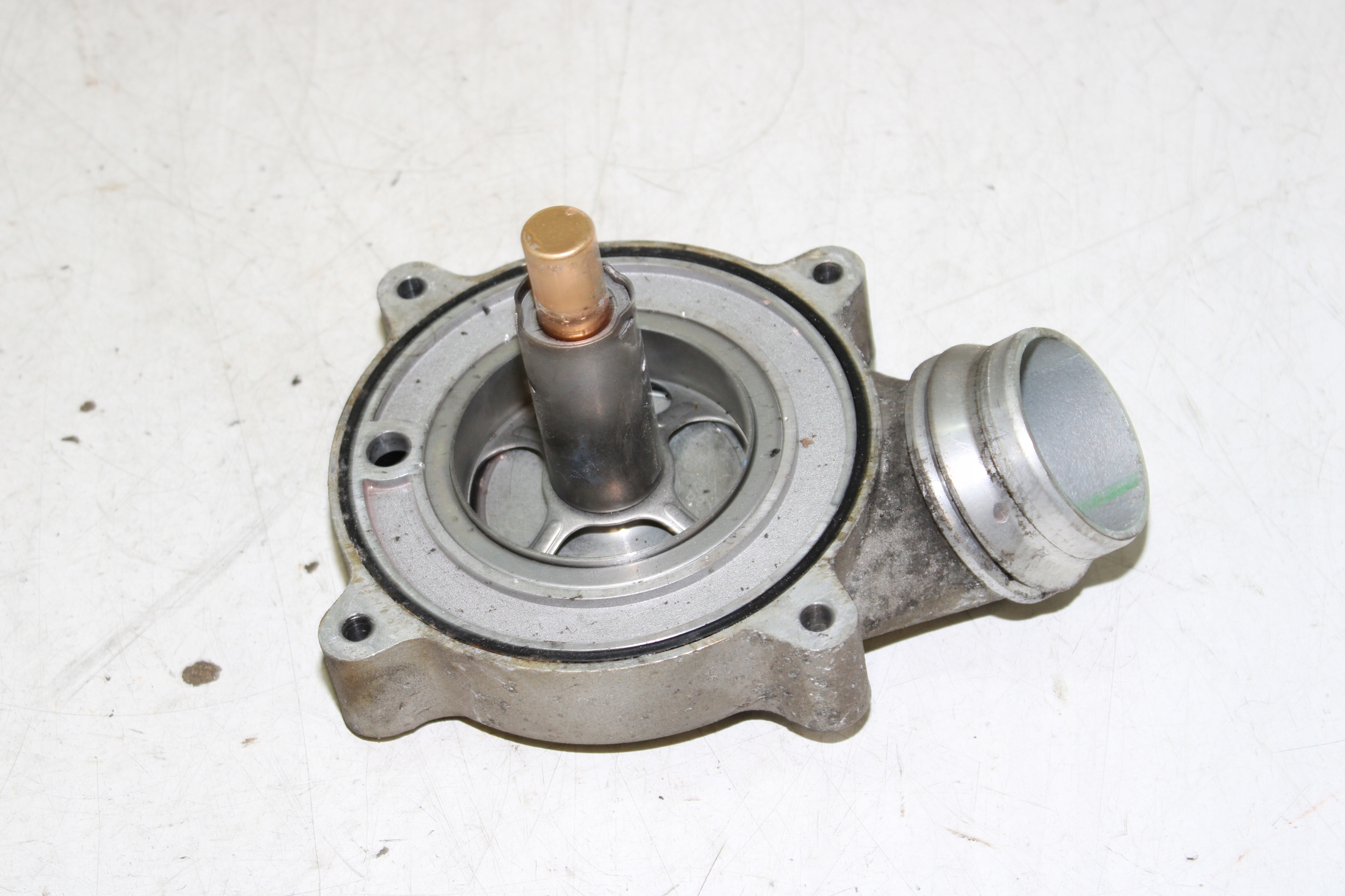 Termostato Mercedes Actros MP4 A4732000410 - Usado image 3