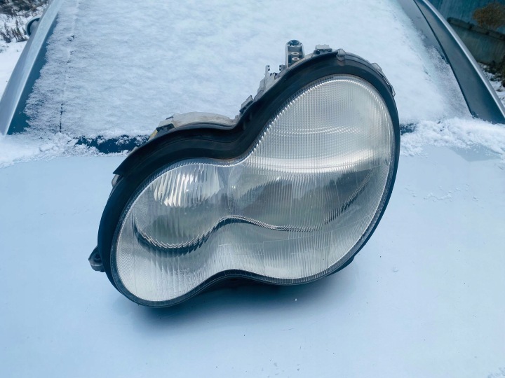 Front left headlight Mercedes W203 A2038200761