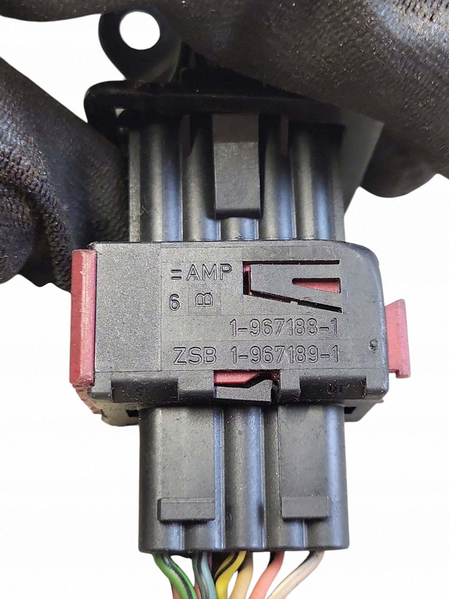 Faisceau d'injecteurs Cadillac CTS OEM 6002FE0015 image 3