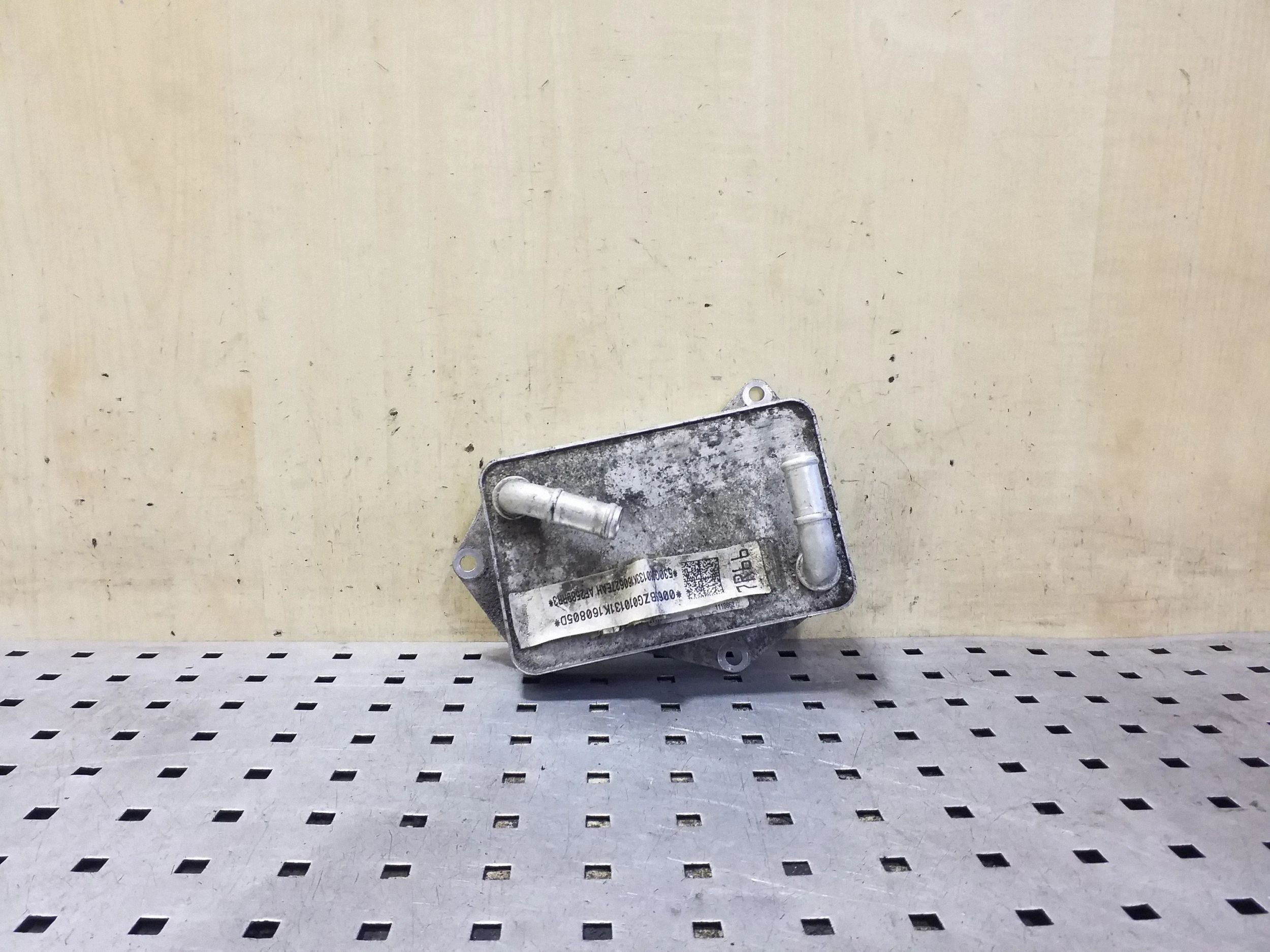 Refroidisseur d'huile VW Golf VII GTE OEM 0DD317019 - Occasion image 2