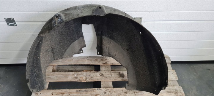 8R0810172D Takalokasuoja oikea Audi Q5 8R