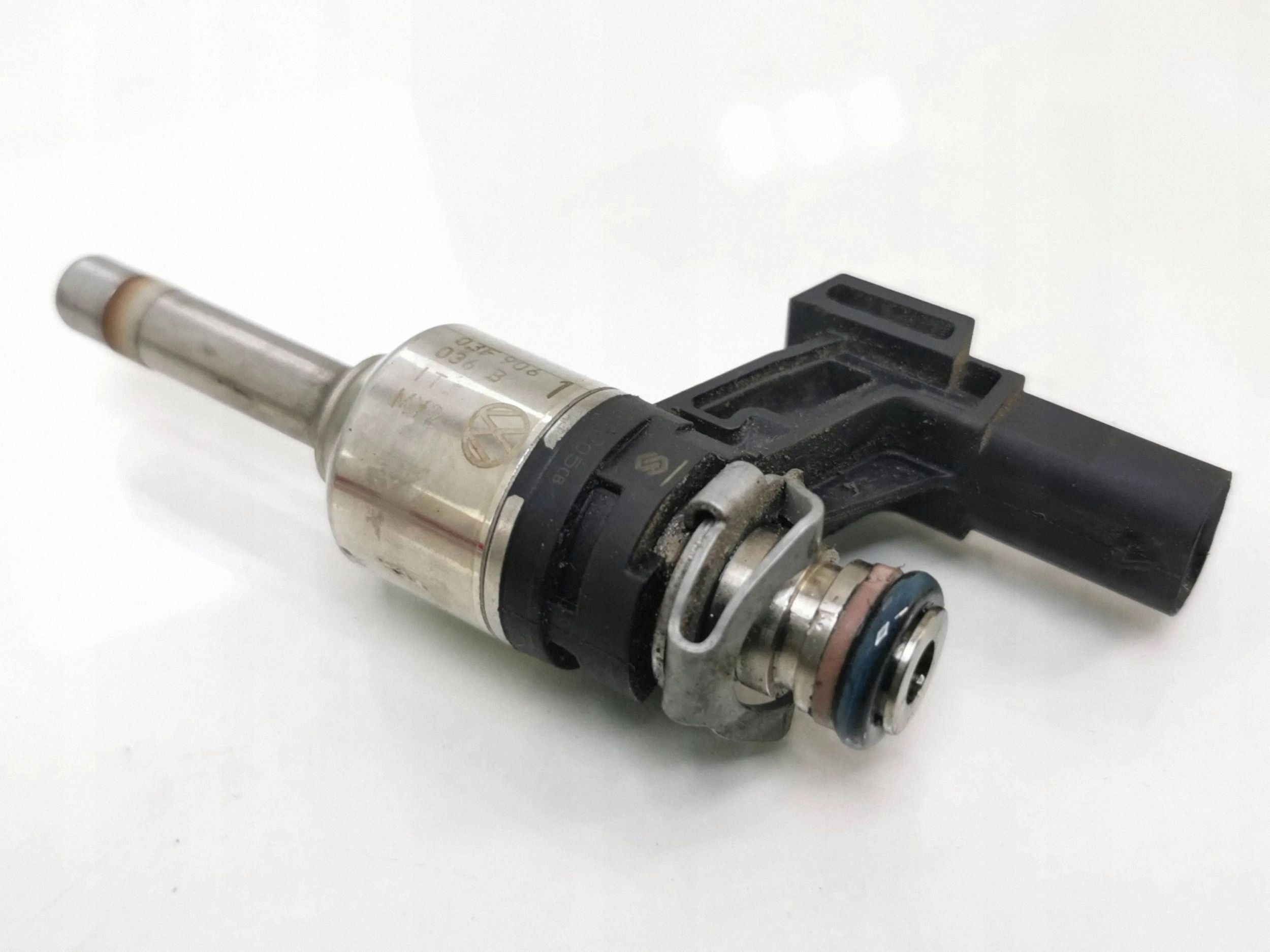 OEM 03F906036B Polttoainesuutin 1.2 TSI 105hv