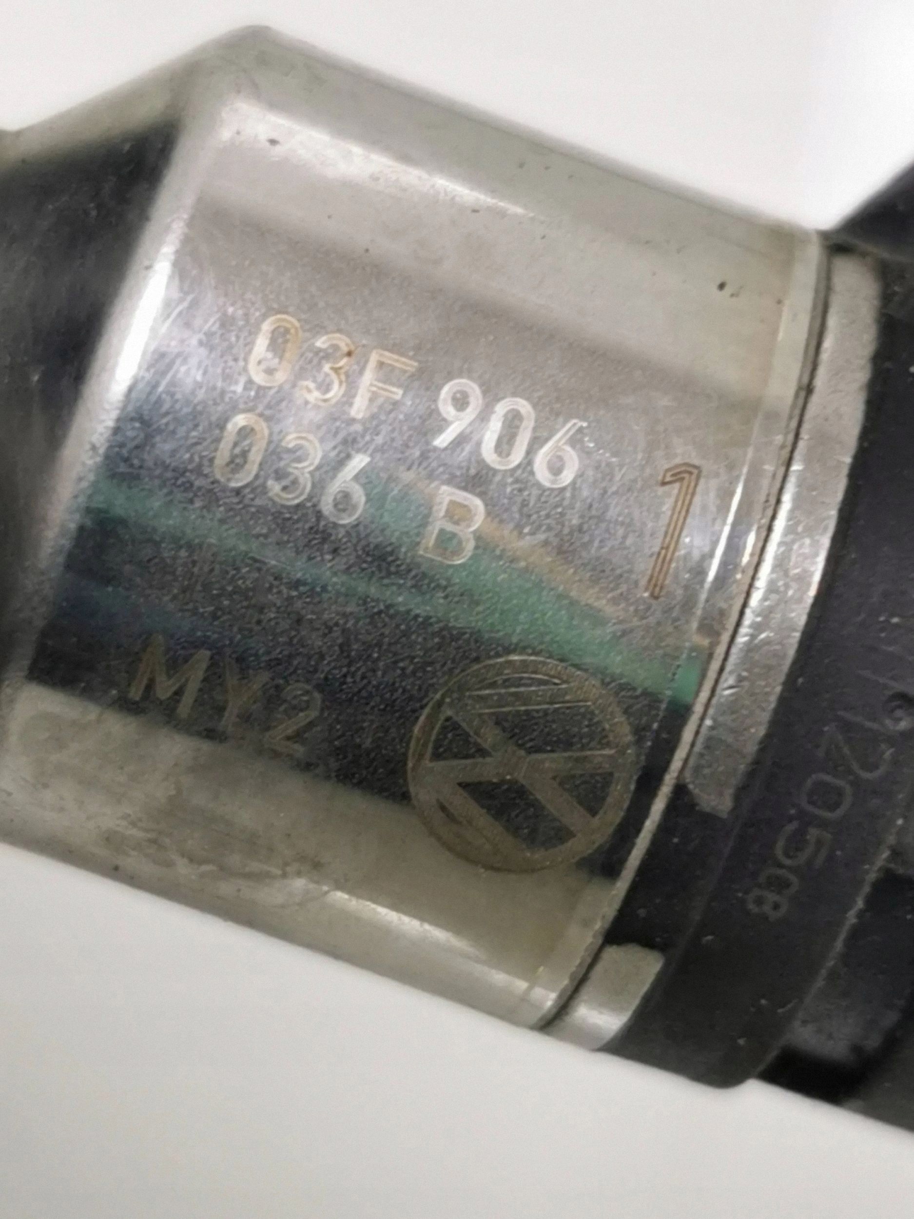Inyector OEM 03F906036B para 1.2 TSI 105CV image 4