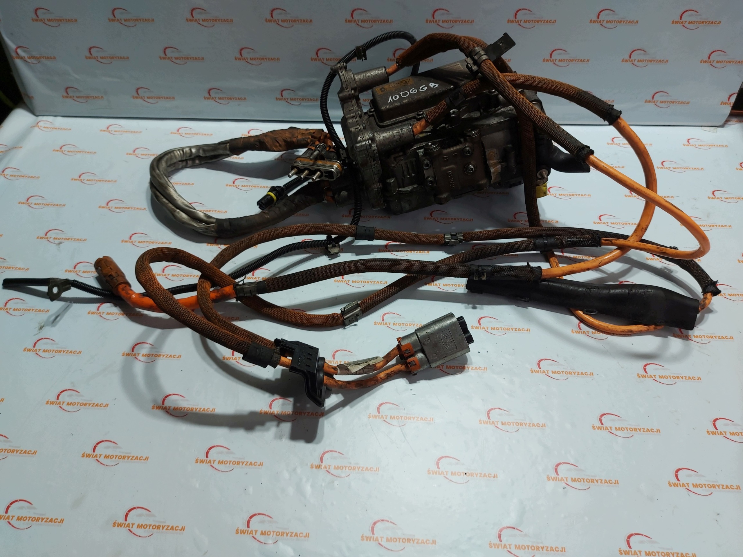 Mercedes-Benz Jännitemuunnin OEM A6519008702