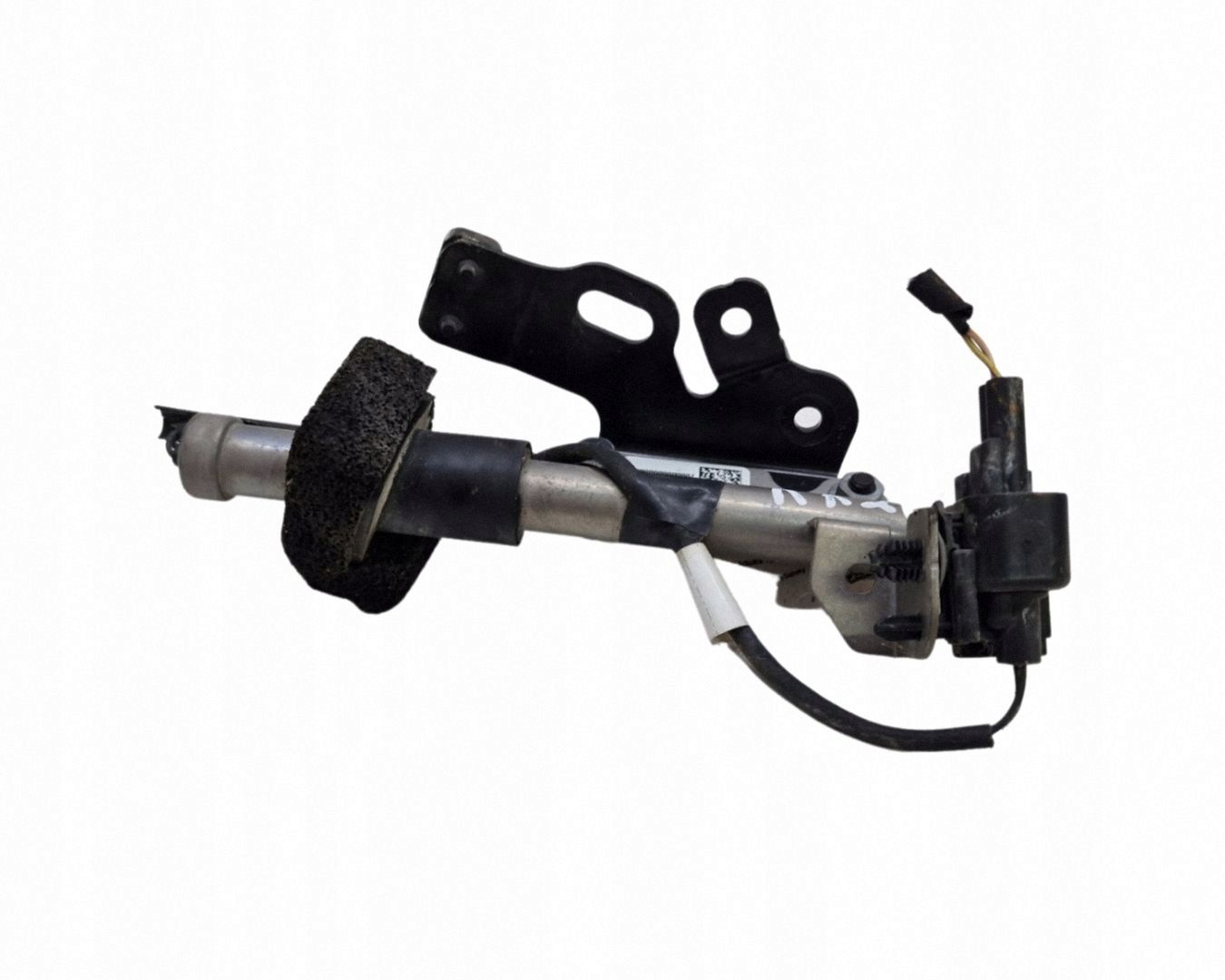 OEM 31468156 Pyrotechnic Hood Hinge Right Front image 2