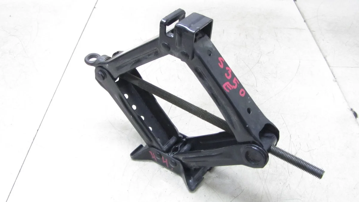 Mercedes W205 krik 15- OEM 120/044 thumbnail 1
