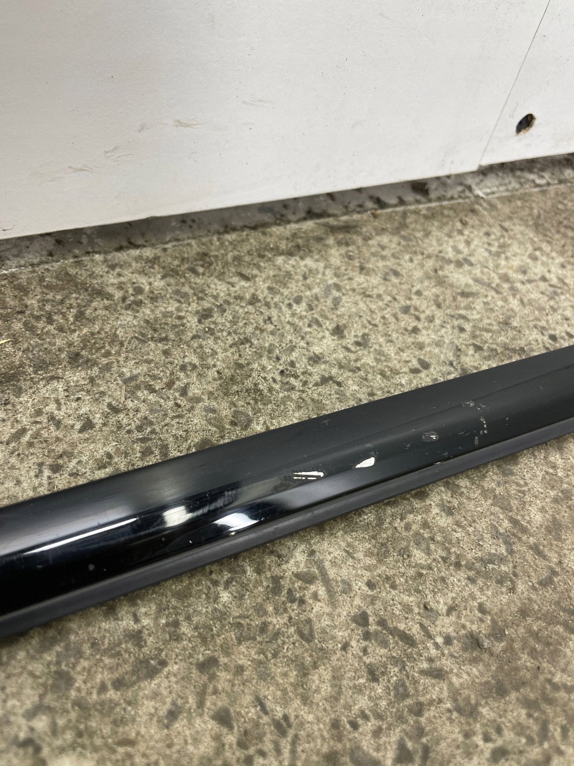 Audi A4 B9 Hecktür Fensterdichtung OEM 8W0853764