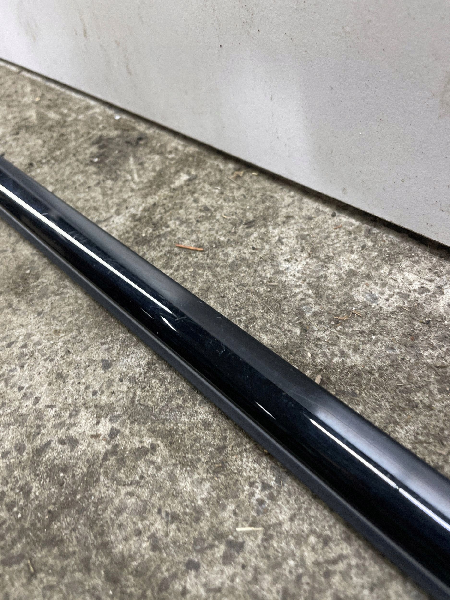 Audi A4 B9 achterdeur raamrubber OEM 8W0853764 image 3