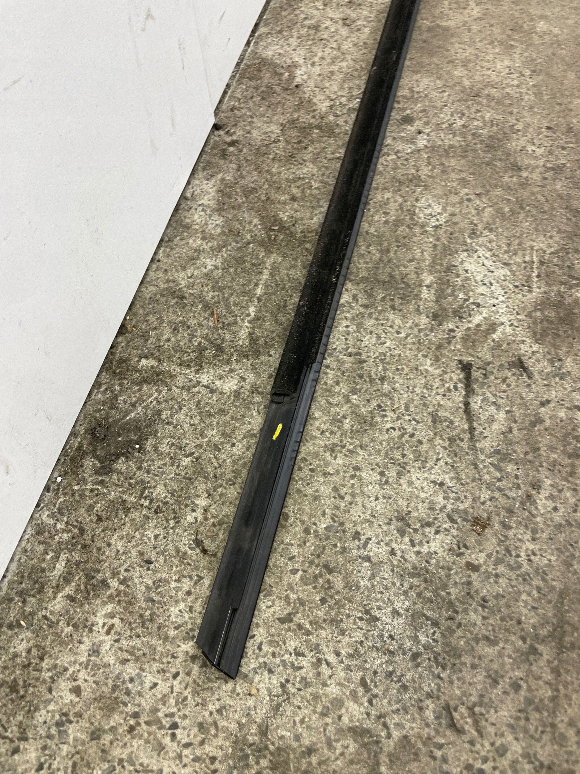 Audi A4 B9 achterdeur raamrubber OEM 8W0853764 image 8