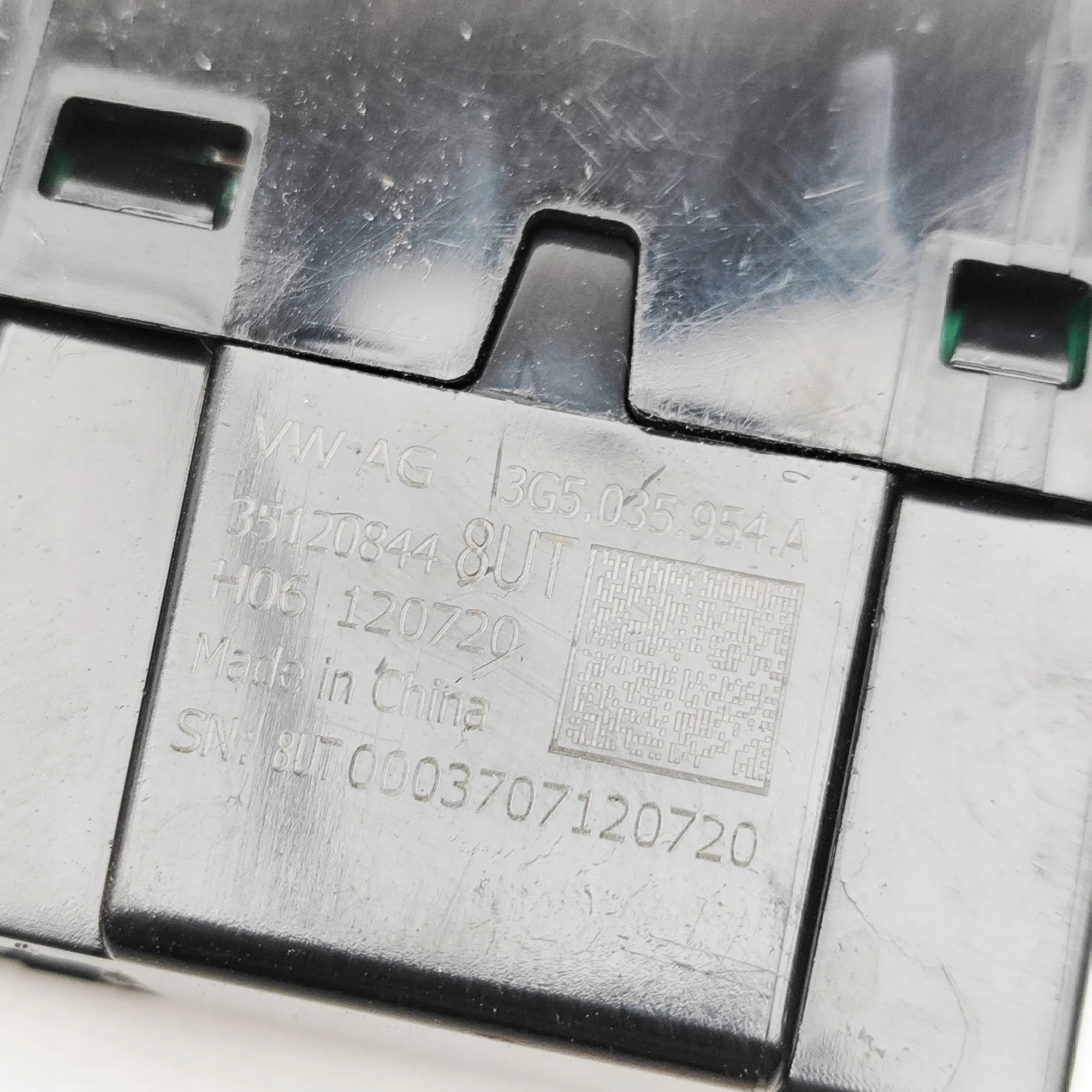 USB-C Port Socket OEM 3G5035954A - Used image 6