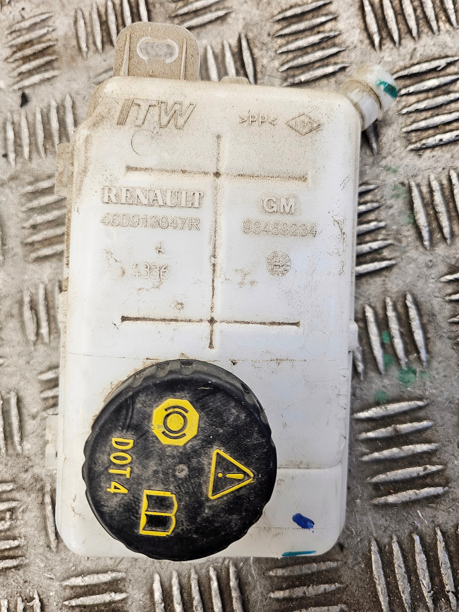 Bromsvätskebehållare OEM 460913647R för Renault Trafic image 2