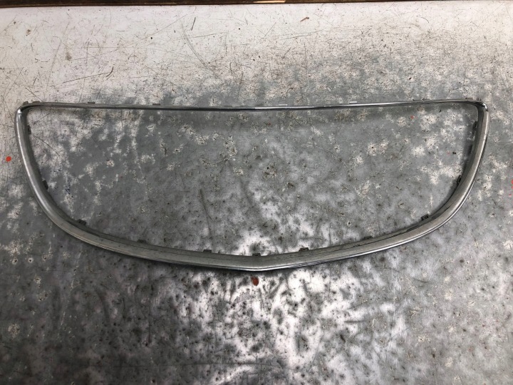 Kromattu säleikön kehys Opel Insignia A 13238422