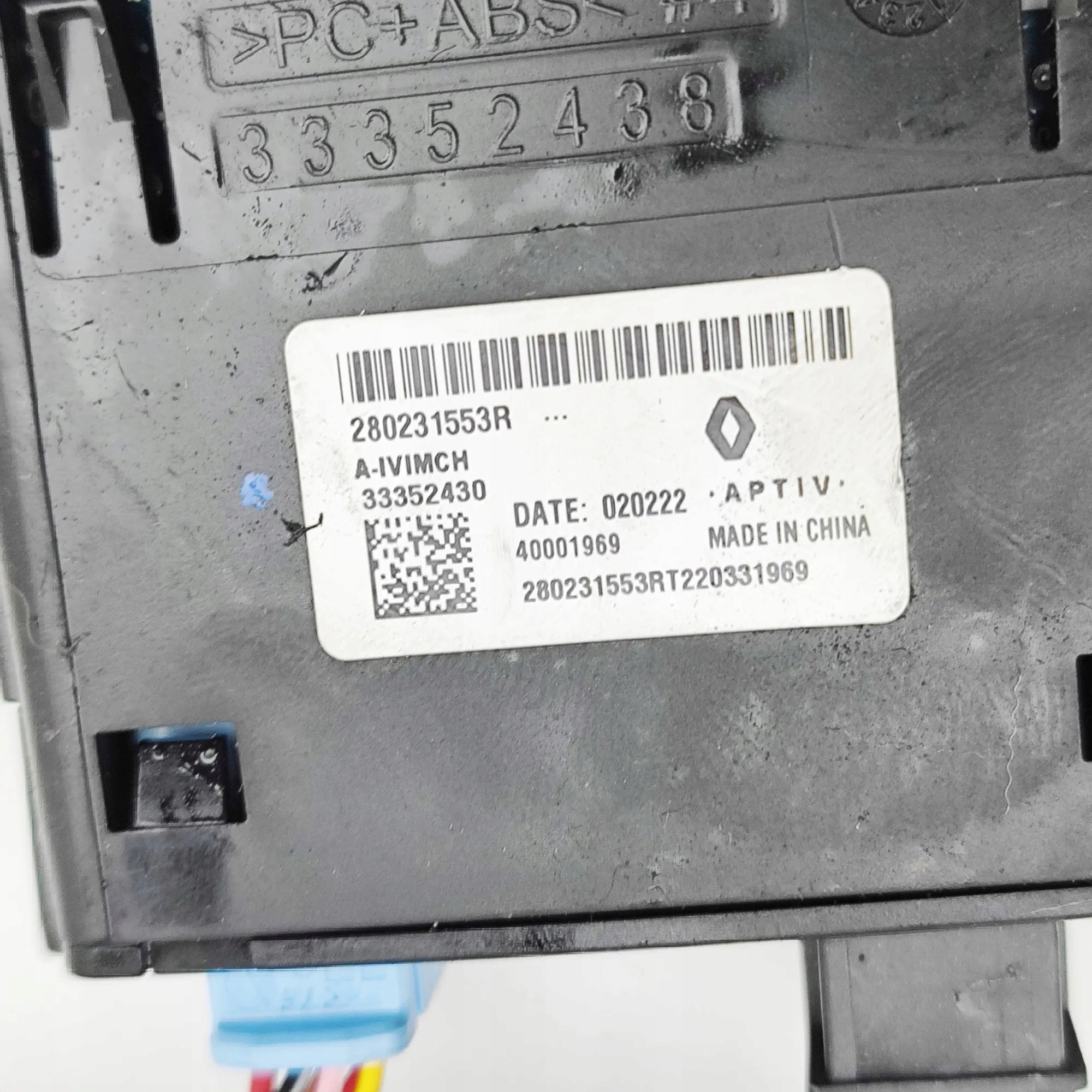 Tomada USB/AUX Renault OEM 280231553R para Clio V image 7