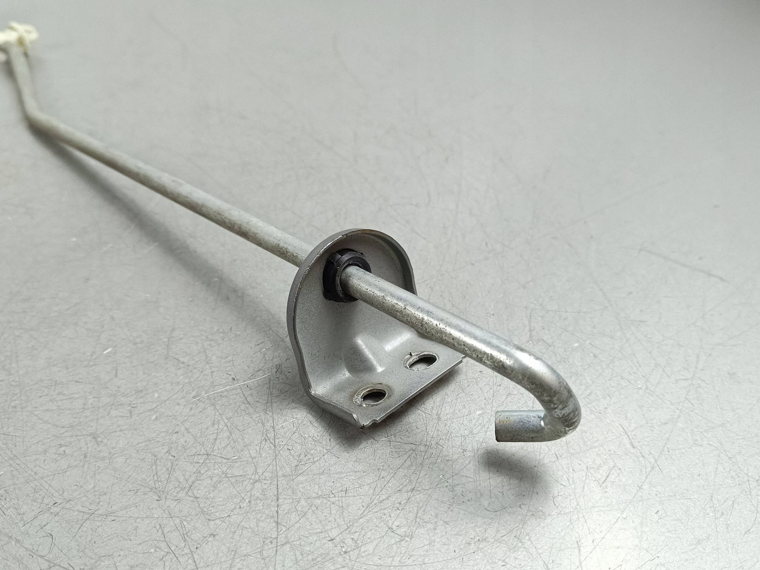 Soporte de pistón capó Mitsubishi Outlander OEM FOB55820